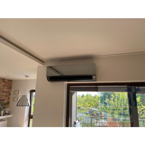 Klimatyzator ścienny LG AC24BK ARTCOOL MIRROR - zdjęcie z montażu